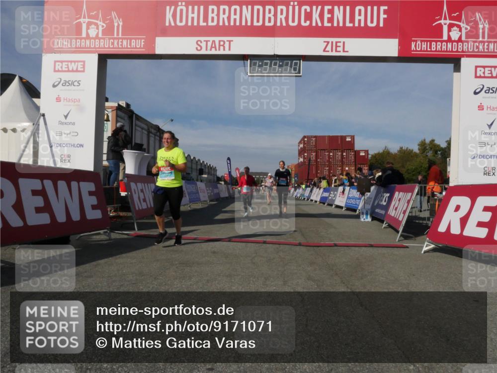 03.10.2025 - Köhlbrandbrückenlauf Matties Gatica Varas http://msf.ph/oto/9171071 03.10.2025 10:34:12 Ziel 1800, 1991, 2600, 2652, 3142, 3604 meine-sportfotos.de