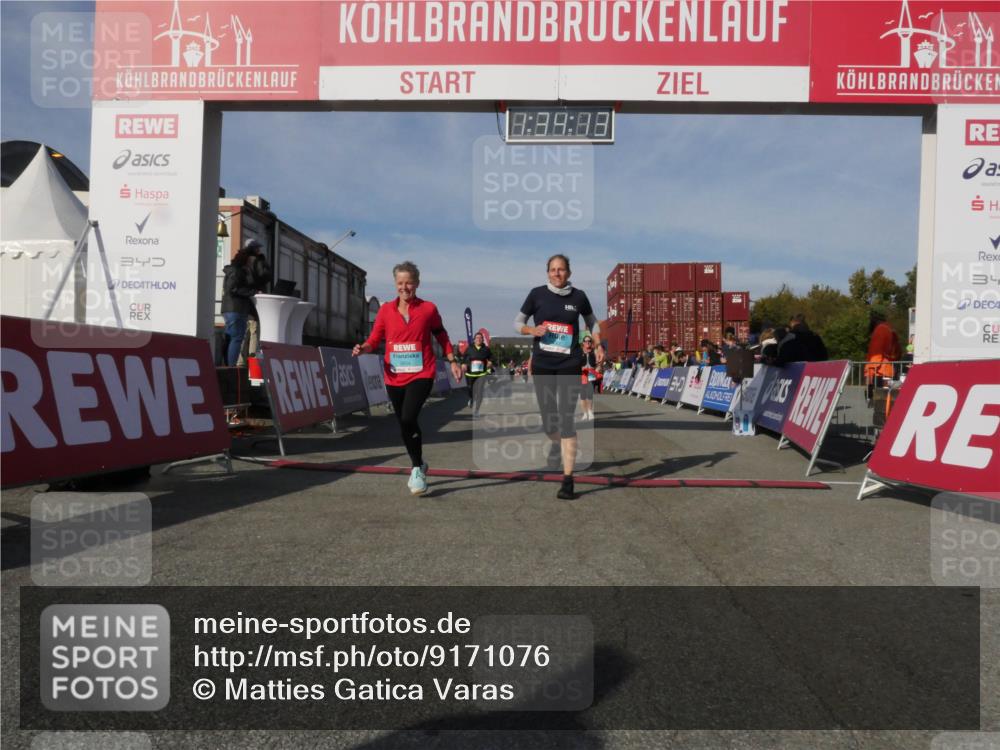 03.10.2025 - Köhlbrandbrückenlauf Matties Gatica Varas http://msf.ph/oto/9171076 03.10.2025 10:34:14 Ziel 1991, 2530, 2600, 2652, 3142, 3604 meine-sportfotos.de