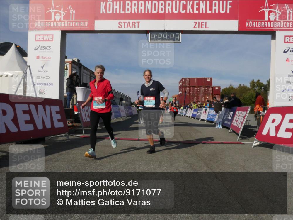 03.10.2025 - Köhlbrandbrückenlauf Matties Gatica Varas http://msf.ph/oto/9171077 03.10.2025 10:34:15 Ziel 1991, 2530, 2600, 2652 meine-sportfotos.de