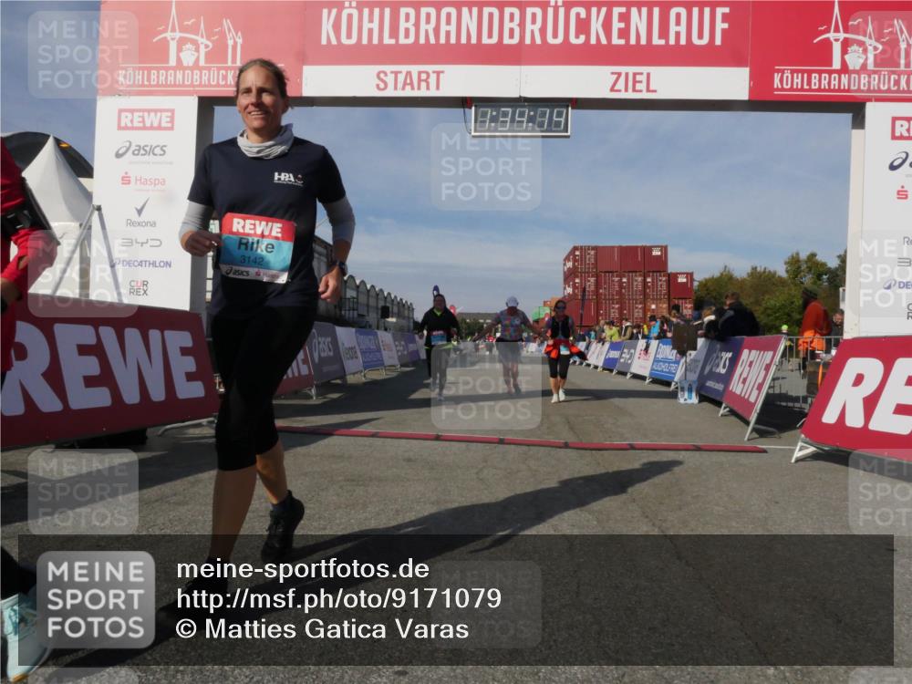 03.10.2025 - Köhlbrandbrückenlauf Matties Gatica Varas http://msf.ph/oto/9171079 03.10.2025 10:34:16 Ziel 1991, 2530, 2600, 2652 meine-sportfotos.de