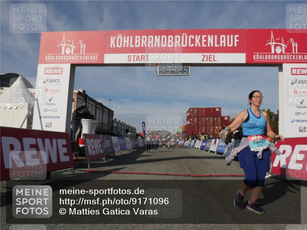 03.10.2025 - Köhlbrandbrückenlauf Matties Gatica Varas http://msf.ph/oto/9171096 03.10.2025 10:34:27 Ziel 1497, 1606, 2271, 2311, 2578, 3388 meine-sportfotos.de
