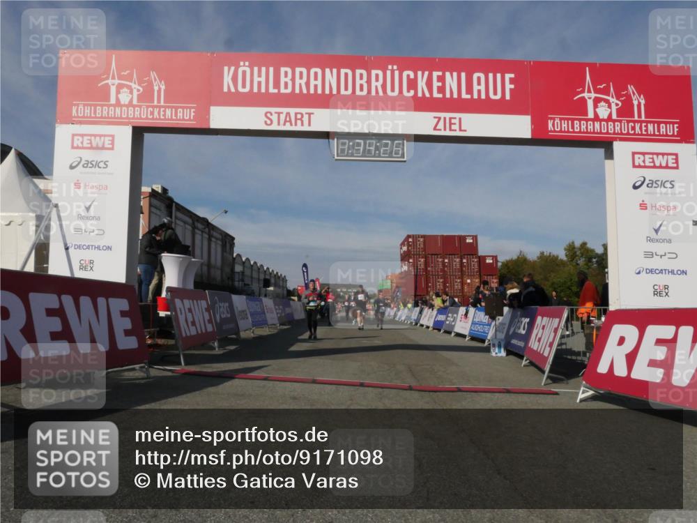 03.10.2025 - Köhlbrandbrückenlauf Matties Gatica Varas http://msf.ph/oto/9171098 03.10.2025 10:34:28 Ziel 1497, 1606, 2271, 2311, 2578, 3324, 3388 meine-sportfotos.de