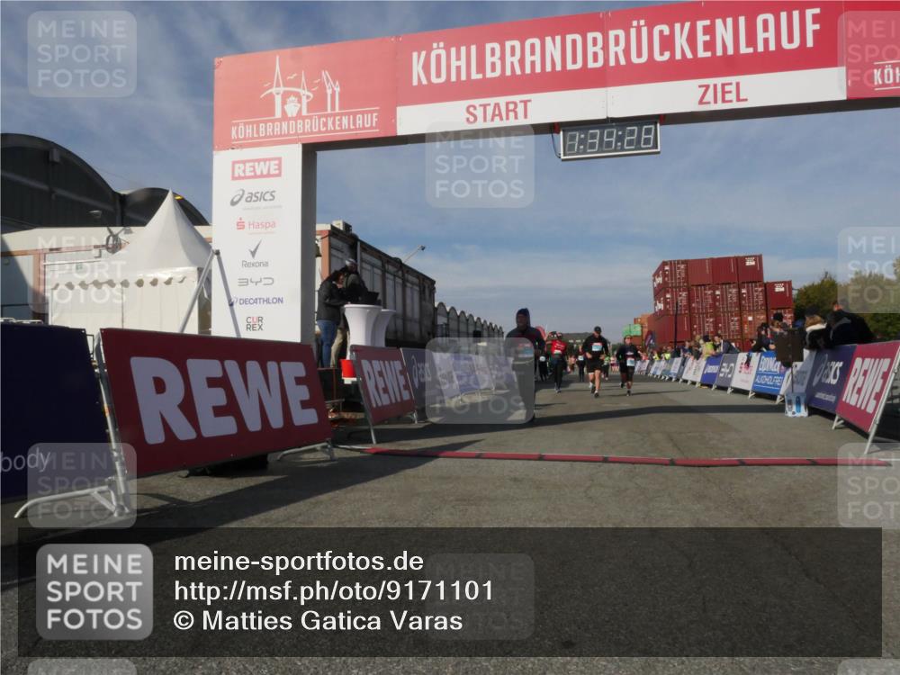 03.10.2025 - Köhlbrandbrückenlauf Matties Gatica Varas http://msf.ph/oto/9171101 03.10.2025 10:34:30 Ziel 1497, 1606, 2011, 2020, 2271, 2311, 2578, 3324, 3388 meine-sportfotos.de
