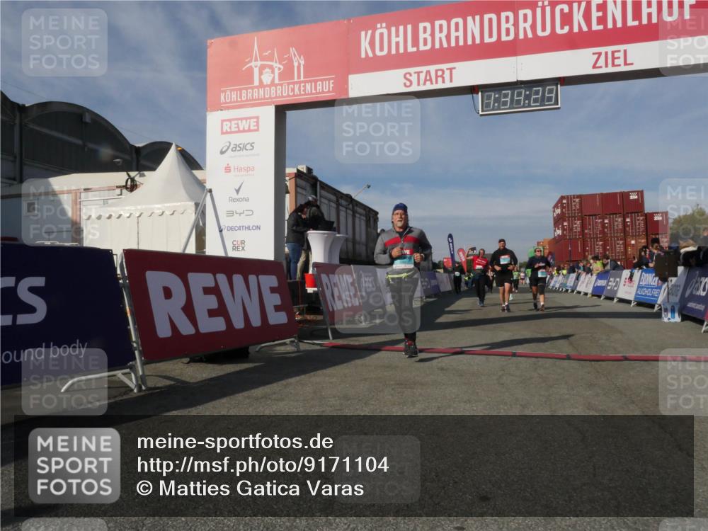 03.10.2025 - Köhlbrandbrückenlauf Matties Gatica Varas http://msf.ph/oto/9171104 03.10.2025 10:34:31 Ziel 1497, 1606, 2011, 2020, 2271, 2311, 2578, 3324 meine-sportfotos.de