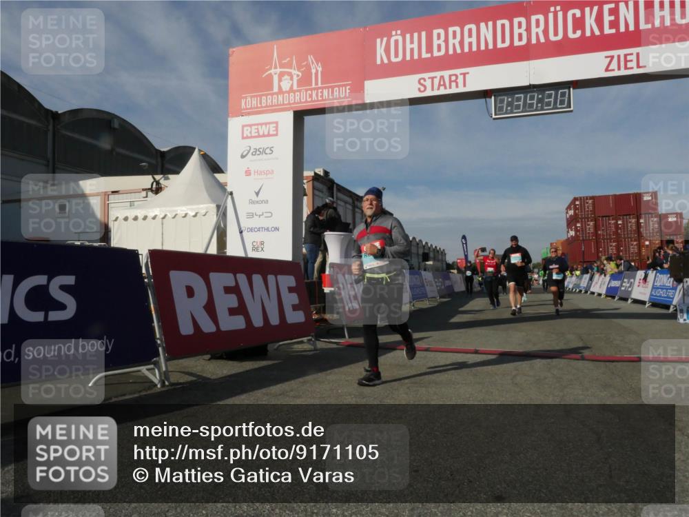 03.10.2025 - Köhlbrandbrückenlauf Matties Gatica Varas http://msf.ph/oto/9171105 03.10.2025 10:34:31 Ziel 1497, 1606, 2011, 2020, 2271, 2311, 2578, 3324 meine-sportfotos.de