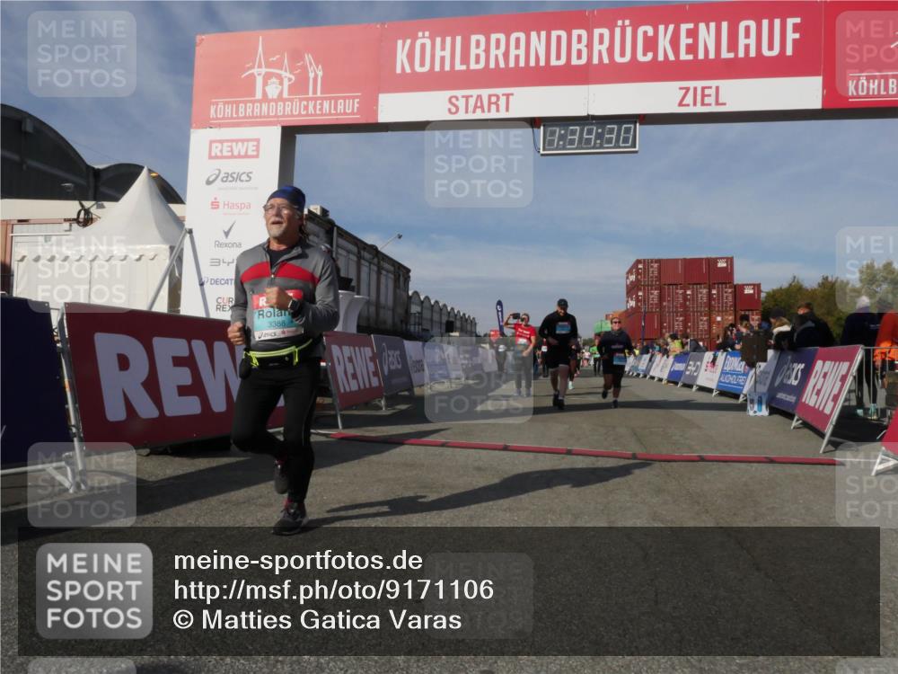 03.10.2025 - Köhlbrandbrückenlauf Matties Gatica Varas http://msf.ph/oto/9171106 03.10.2025 10:34:32 Ziel 1497, 1606, 2011, 2020, 2271, 2311, 2578, 3324 meine-sportfotos.de