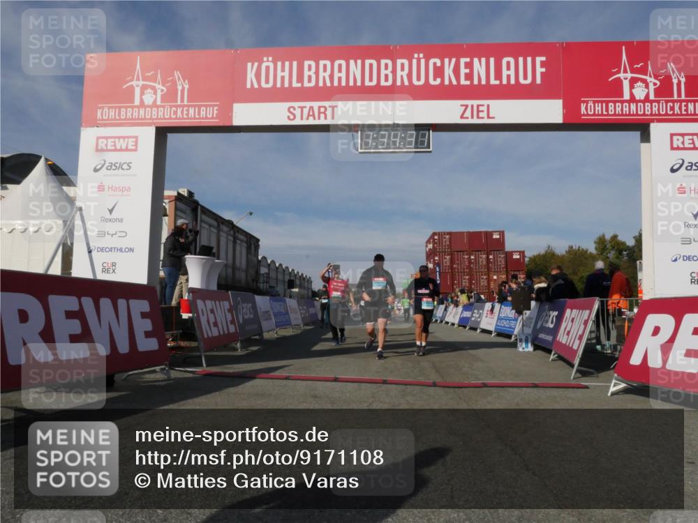 03.10.2025 - Köhlbrandbrückenlauf Matties Gatica Varas http://msf.ph/oto/9171108 03.10.2025 10:34:33 Ziel 1497, 1606, 2011, 2020, 2271, 2311, 2578, 3324 meine-sportfotos.de