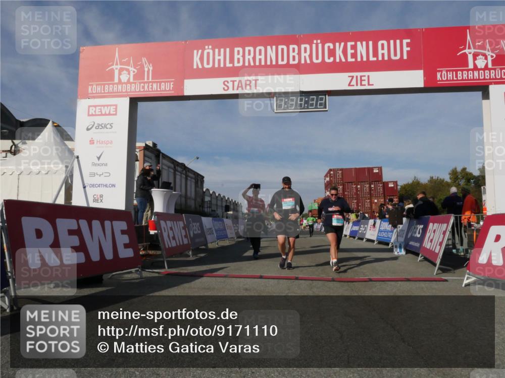 03.10.2025 - Köhlbrandbrückenlauf Matties Gatica Varas http://msf.ph/oto/9171110 03.10.2025 10:34:34 Ziel 1497, 1606, 2011, 2020, 2271, 2311, 2578, 3324 meine-sportfotos.de