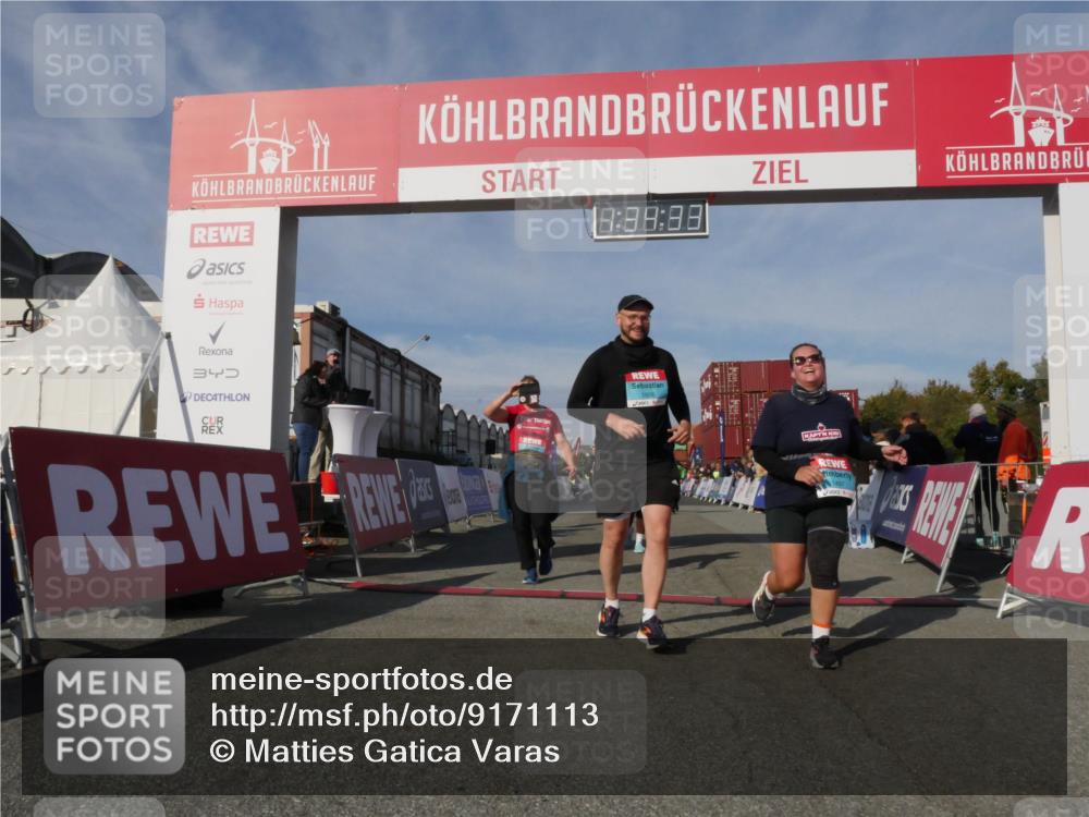 03.10.2025 - Köhlbrandbrückenlauf Matties Gatica Varas http://msf.ph/oto/9171113 03.10.2025 10:34:35 Ziel 2011, 2020, 2271, 2311, 2578, 3324 meine-sportfotos.de
