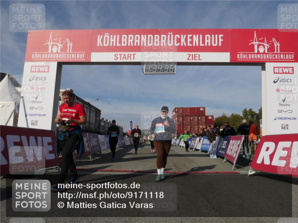 03.10.2025 - Köhlbrandbrückenlauf Matties Gatica Varas http://msf.ph/oto/9171118 03.10.2025 10:34:38 Ziel 2011, 2020, 2271, 3324, 3439, 3453 meine-sportfotos.de