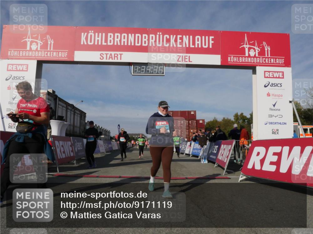 03.10.2025 - Köhlbrandbrückenlauf Matties Gatica Varas http://msf.ph/oto/9171119 03.10.2025 10:34:38 Ziel 2011, 2020, 2271, 3324, 3439, 3453 meine-sportfotos.de