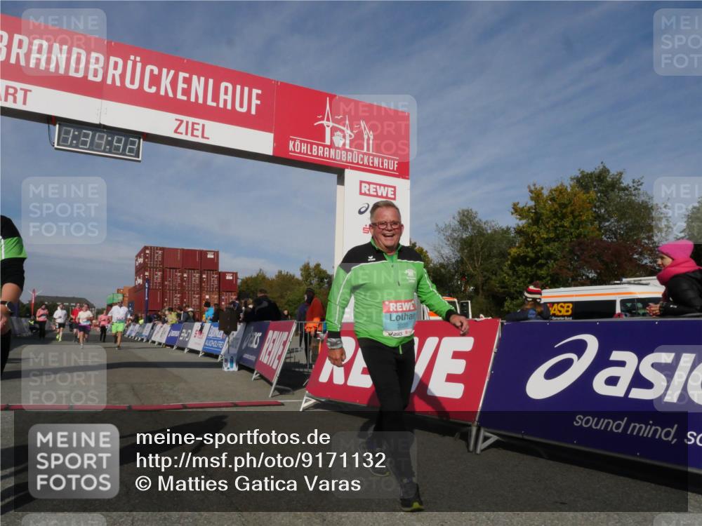 03.10.2025 - Köhlbrandbrückenlauf Matties Gatica Varas http://msf.ph/oto/9171132 03.10.2025 10:34:44 Ziel 1475, 1546, 1961, 2062, 2233, 3439, 3453 meine-sportfotos.de