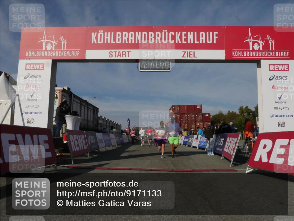 03.10.2025 - Köhlbrandbrückenlauf Matties Gatica Varas http://msf.ph/oto/9171133 03.10.2025 10:34:47 Ziel 1475, 1546, 1961, 2062, 2233, 3439, 3453 meine-sportfotos.de