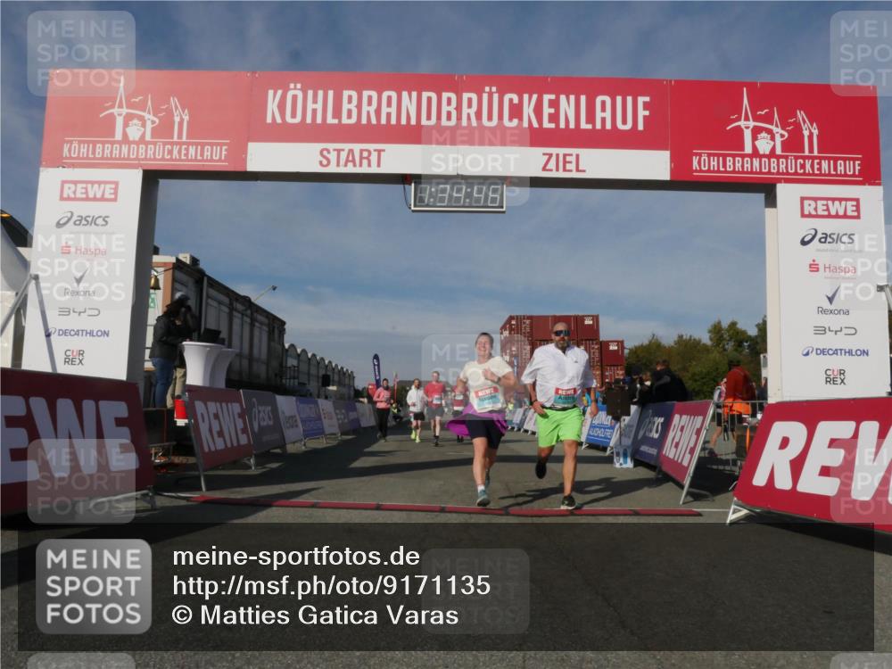 03.10.2025 - Köhlbrandbrückenlauf Matties Gatica Varas http://msf.ph/oto/9171135 03.10.2025 10:34:48 Ziel 1475, 1546, 1961, 2062, 2233, 2771, 3439, 3453 meine-sportfotos.de