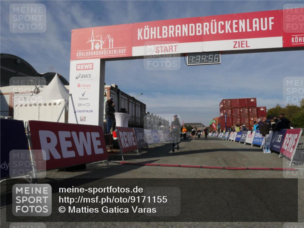 03.10.2025 - Köhlbrandbrückenlauf Matties Gatica Varas http://msf.ph/oto/9171155 03.10.2025 10:34:58 Ziel 2771, 3551, 3552, 3553, 3673 meine-sportfotos.de