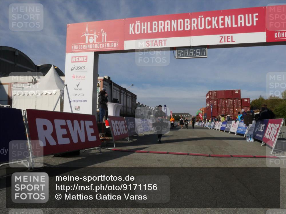 03.10.2025 - Köhlbrandbrückenlauf Matties Gatica Varas http://msf.ph/oto/9171156 03.10.2025 10:34:59 Ziel 2771, 3551, 3552, 3553, 3673 meine-sportfotos.de