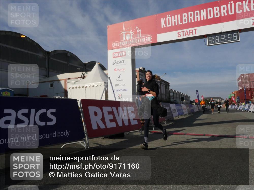 03.10.2025 - Köhlbrandbrückenlauf Matties Gatica Varas http://msf.ph/oto/9171160 03.10.2025 10:35:01 Ziel 3551, 3552, 3553, 3673 meine-sportfotos.de
