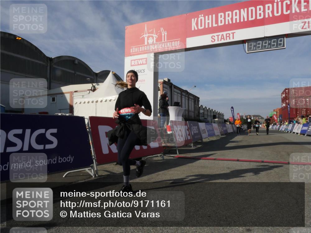 03.10.2025 - Köhlbrandbrückenlauf Matties Gatica Varas http://msf.ph/oto/9171161 03.10.2025 10:35:01 Ziel 3551, 3552, 3553, 3673 meine-sportfotos.de