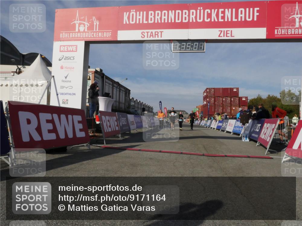 03.10.2025 - Köhlbrandbrückenlauf Matties Gatica Varas http://msf.ph/oto/9171164 03.10.2025 10:35:03 Ziel 3551, 3552, 3553, 3673 meine-sportfotos.de