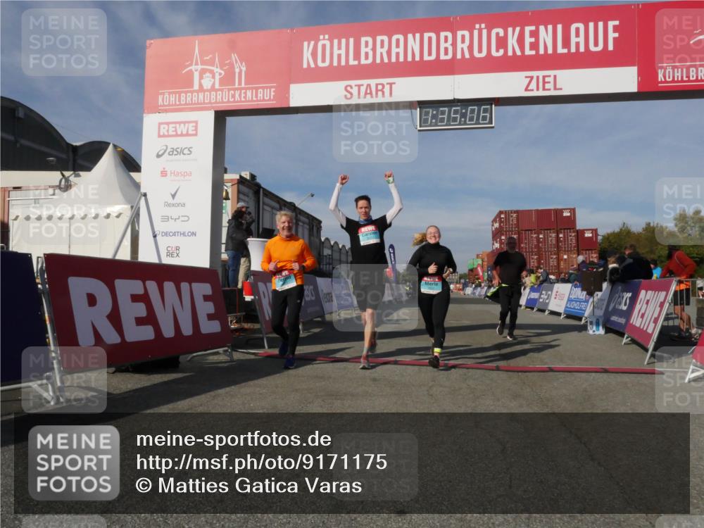 03.10.2025 - Köhlbrandbrückenlauf Matties Gatica Varas http://msf.ph/oto/9171175 03.10.2025 10:35:08 Ziel 1728, 3552, 3673 meine-sportfotos.de
