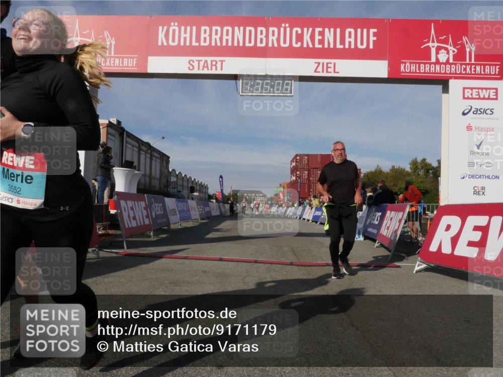 03.10.2025 - Köhlbrandbrückenlauf Matties Gatica Varas http://msf.ph/oto/9171179 03.10.2025 10:35:10 Ziel 1728, 1750, 3588, 3673 meine-sportfotos.de