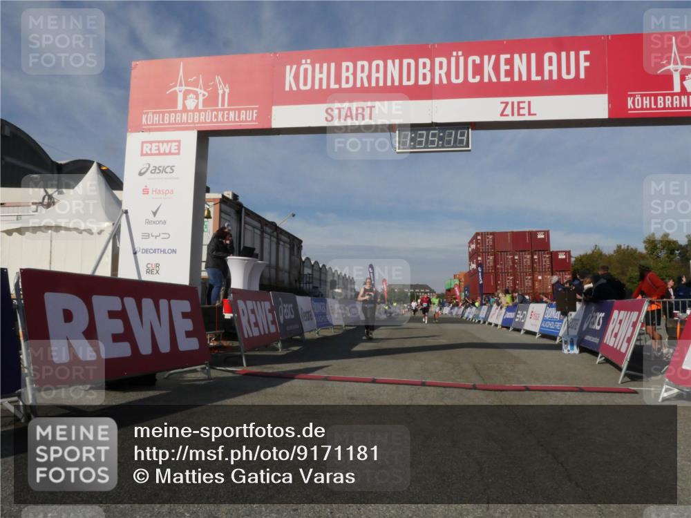 03.10.2025 - Köhlbrandbrückenlauf Matties Gatica Varas http://msf.ph/oto/9171181 03.10.2025 10:35:16 Ziel 1728, 1750, 2667, 3588 meine-sportfotos.de