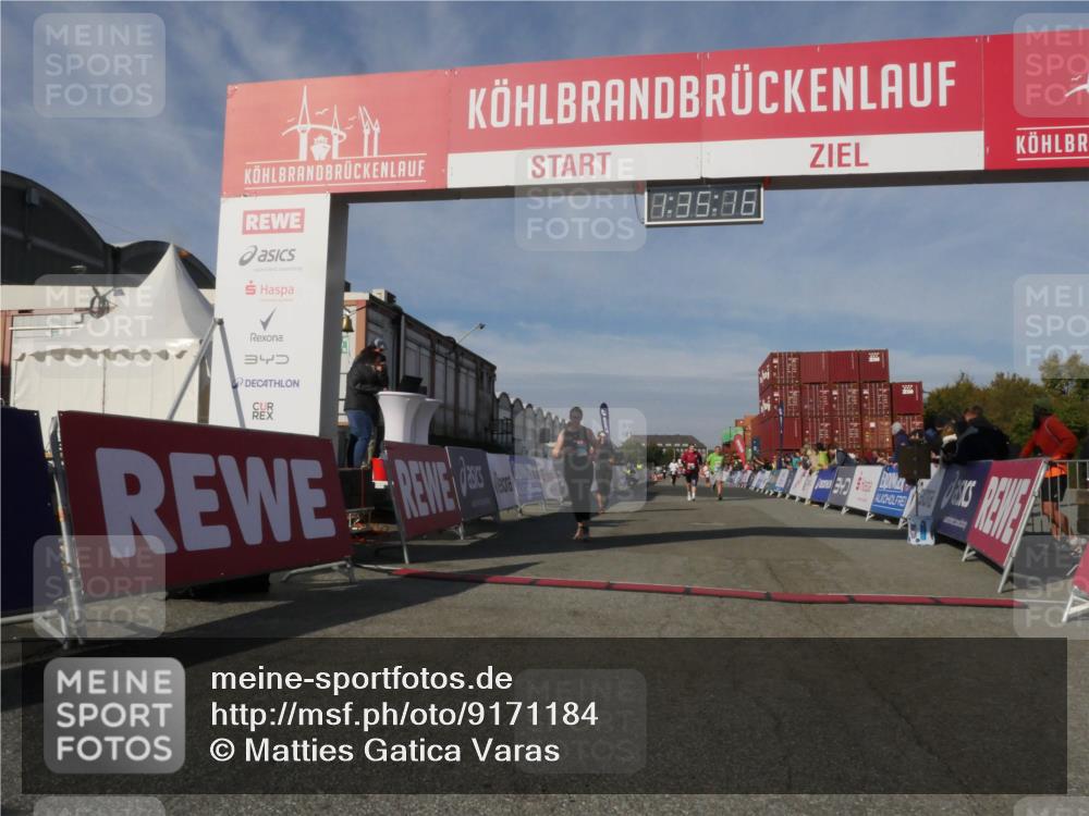 03.10.2025 - Köhlbrandbrückenlauf Matties Gatica Varas http://msf.ph/oto/9171184 03.10.2025 10:35:18 Ziel 1728, 1750, 2667, 3588 meine-sportfotos.de