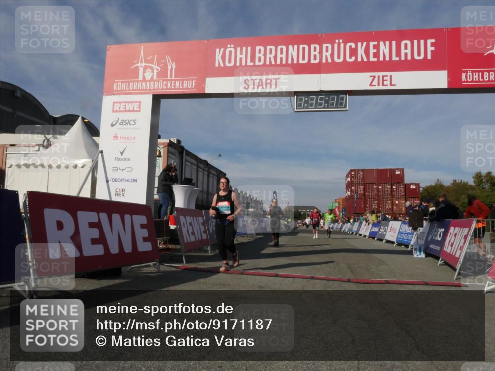 03.10.2025 - Köhlbrandbrückenlauf Matties Gatica Varas http://msf.ph/oto/9171187 03.10.2025 10:35:19 Ziel 1728, 1750, 2667, 3588 meine-sportfotos.de