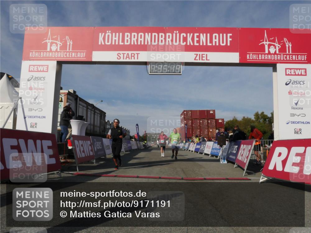 03.10.2025 - Köhlbrandbrückenlauf Matties Gatica Varas http://msf.ph/oto/9171191 03.10.2025 10:35:21 Ziel 1750, 2667, 3588 meine-sportfotos.de
