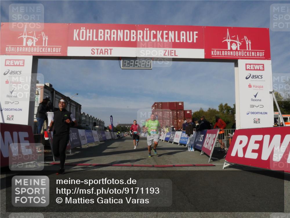 03.10.2025 - Köhlbrandbrückenlauf Matties Gatica Varas http://msf.ph/oto/9171193 03.10.2025 10:35:22 Ziel 1750, 2667, 3588 meine-sportfotos.de