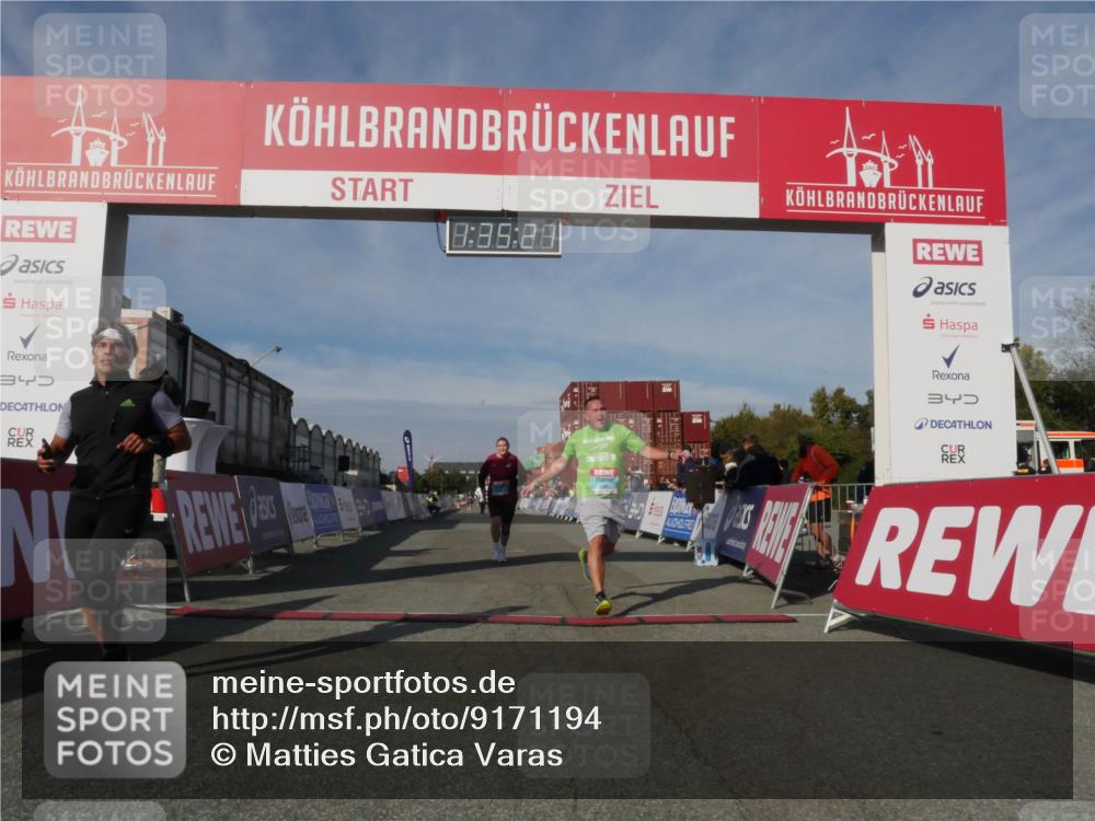 03.10.2025 - Köhlbrandbrückenlauf Matties Gatica Varas http://msf.ph/oto/9171194 03.10.2025 10:35:22 Ziel 1750, 2667, 3588 meine-sportfotos.de