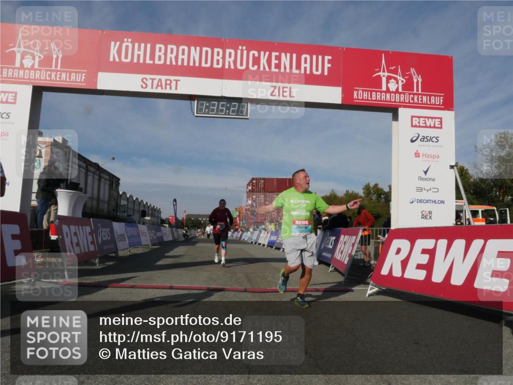 03.10.2025 - Köhlbrandbrückenlauf Matties Gatica Varas http://msf.ph/oto/9171195 03.10.2025 10:35:23 Ziel 2667 meine-sportfotos.de
