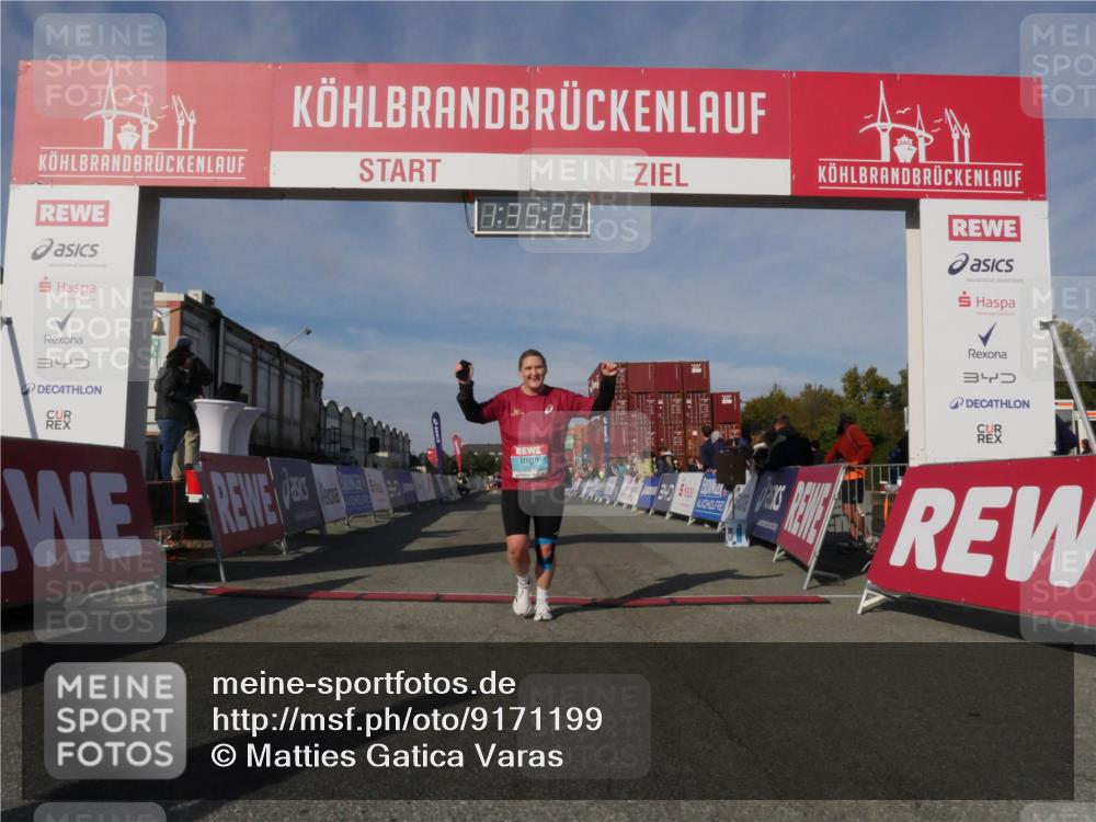 03.10.2025 - Köhlbrandbrückenlauf Matties Gatica Varas http://msf.ph/oto/9171199 03.10.2025 10:35:25 Ziel  meine-sportfotos.de