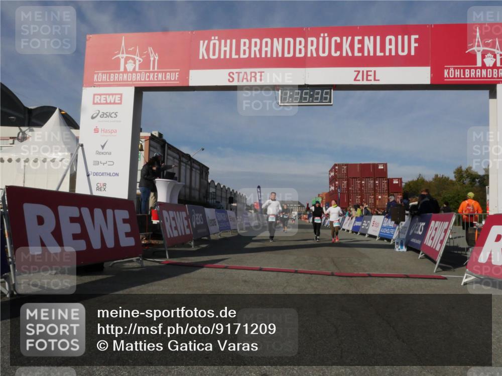 03.10.2025 - Köhlbrandbrückenlauf Matties Gatica Varas http://msf.ph/oto/9171209 03.10.2025 10:35:36 Ziel 2232, 2397, 2755, 2936, 2999, 3000, 3001 meine-sportfotos.de