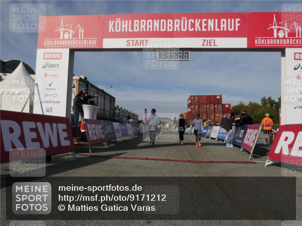 03.10.2025 - Köhlbrandbrückenlauf Matties Gatica Varas http://msf.ph/oto/9171212 03.10.2025 10:35:38 Ziel 2232, 2397, 2755, 2936, 2999, 3000, 3001 meine-sportfotos.de
