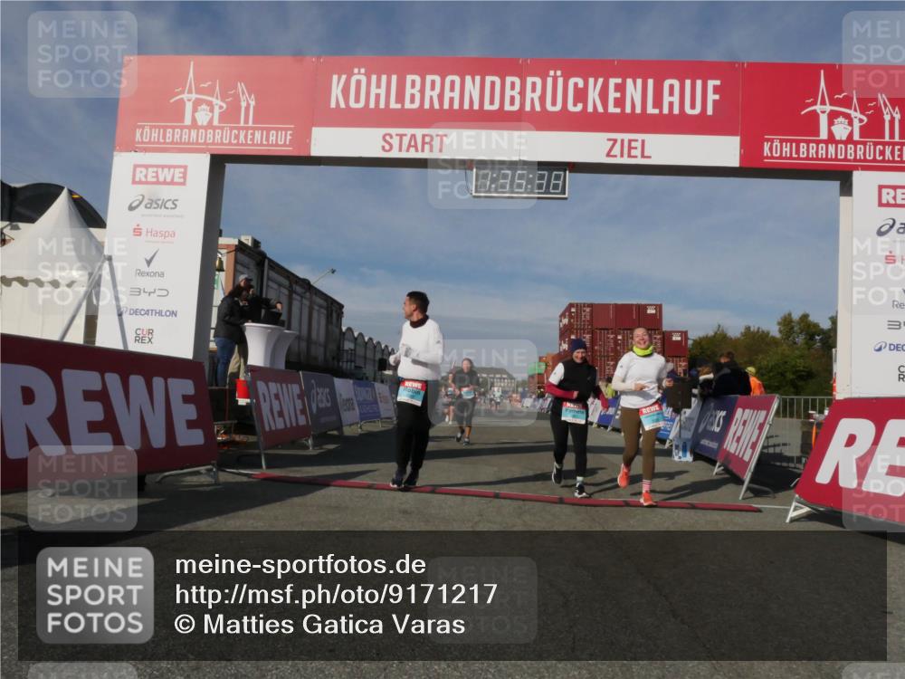 03.10.2025 - Köhlbrandbrückenlauf Matties Gatica Varas http://msf.ph/oto/9171217 03.10.2025 10:35:40 Ziel 2232, 2397, 2755, 2936, 2999, 3000, 3001 meine-sportfotos.de