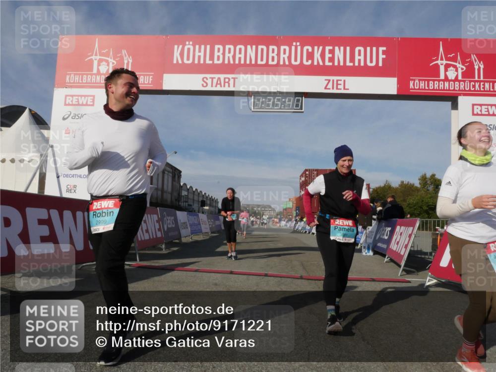 03.10.2025 - Köhlbrandbrückenlauf Matties Gatica Varas http://msf.ph/oto/9171221 03.10.2025 10:35:42 Ziel 2232, 2397, 2755, 2924, 2936 meine-sportfotos.de