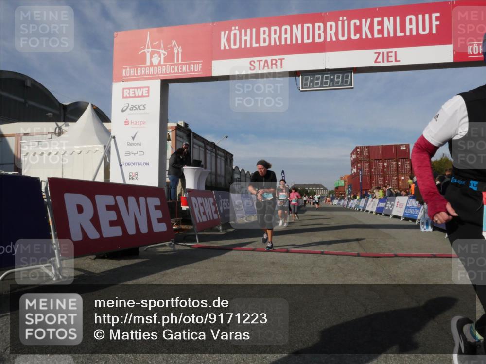 03.10.2025 - Köhlbrandbrückenlauf Matties Gatica Varas http://msf.ph/oto/9171223 03.10.2025 10:35:43 Ziel 2232, 2397, 2755, 2924, 2936 meine-sportfotos.de