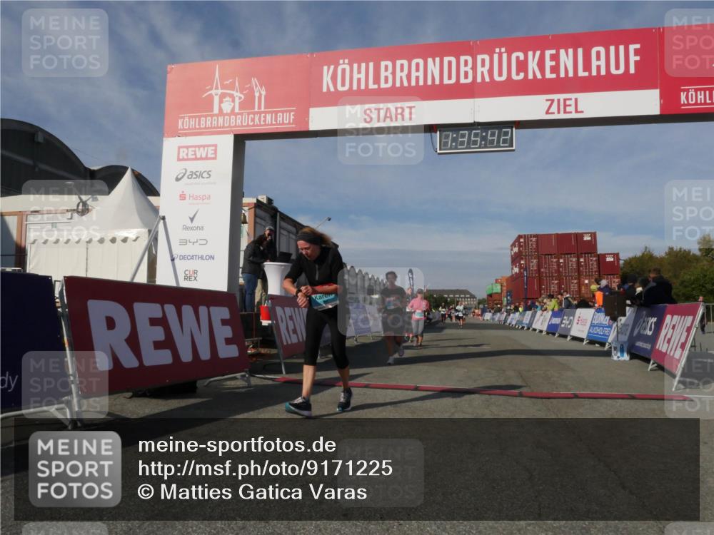 03.10.2025 - Köhlbrandbrückenlauf Matties Gatica Varas http://msf.ph/oto/9171225 03.10.2025 10:35:44 Ziel 2232, 2755, 2924, 2936 meine-sportfotos.de