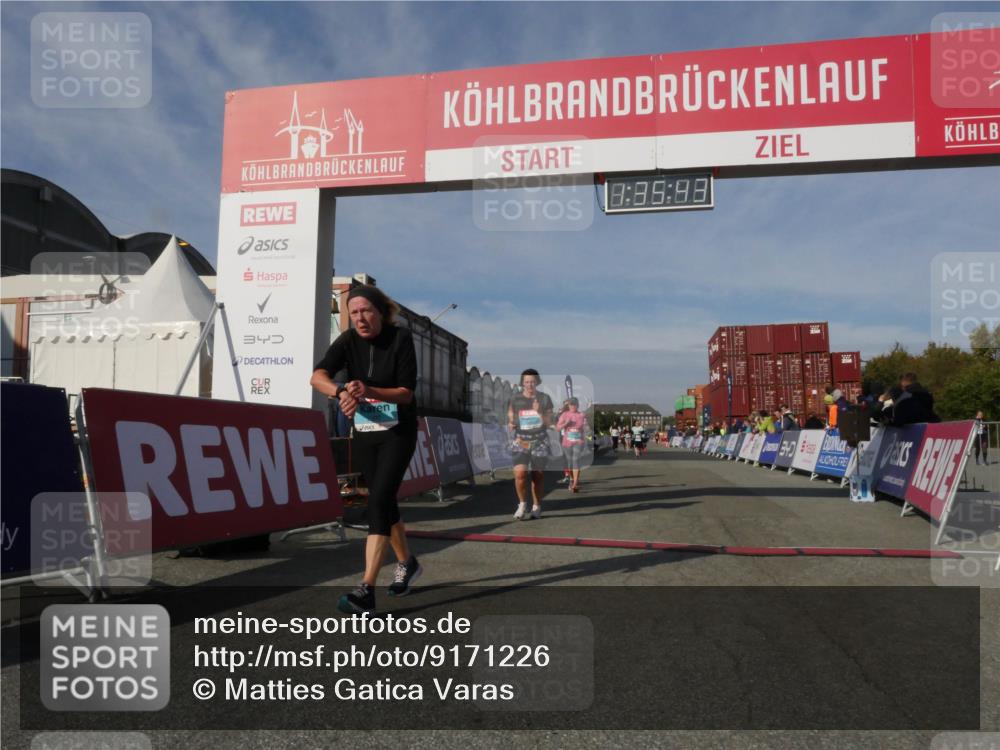 03.10.2025 - Köhlbrandbrückenlauf Matties Gatica Varas http://msf.ph/oto/9171226 03.10.2025 10:35:44 Ziel 2232, 2755, 2924, 2936 meine-sportfotos.de