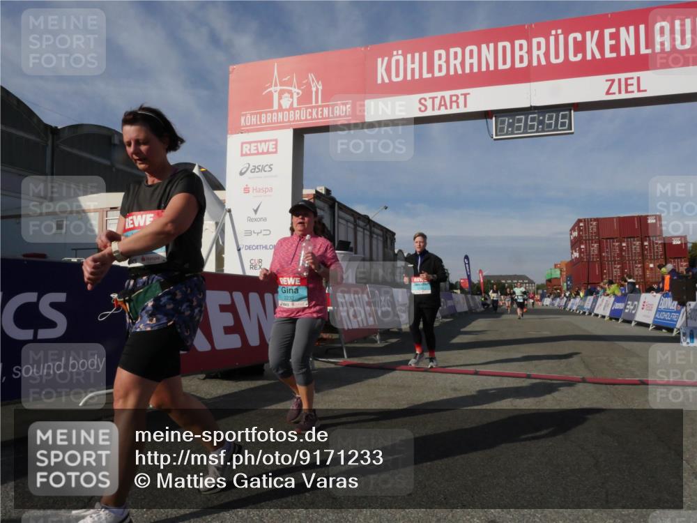 03.10.2025 - Köhlbrandbrückenlauf Matties Gatica Varas http://msf.ph/oto/9171233 03.10.2025 10:35:48 Ziel 1729, 2513, 2558, 2924 meine-sportfotos.de