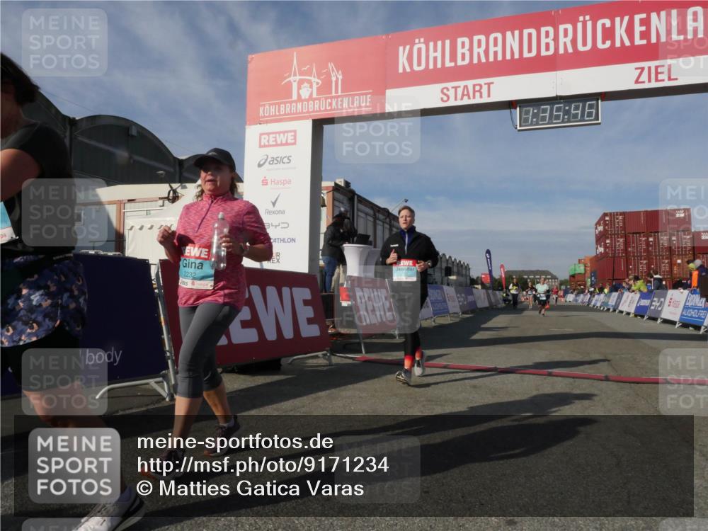 03.10.2025 - Köhlbrandbrückenlauf Matties Gatica Varas http://msf.ph/oto/9171234 03.10.2025 10:35:48 Ziel 1729, 2513, 2558, 2924 meine-sportfotos.de