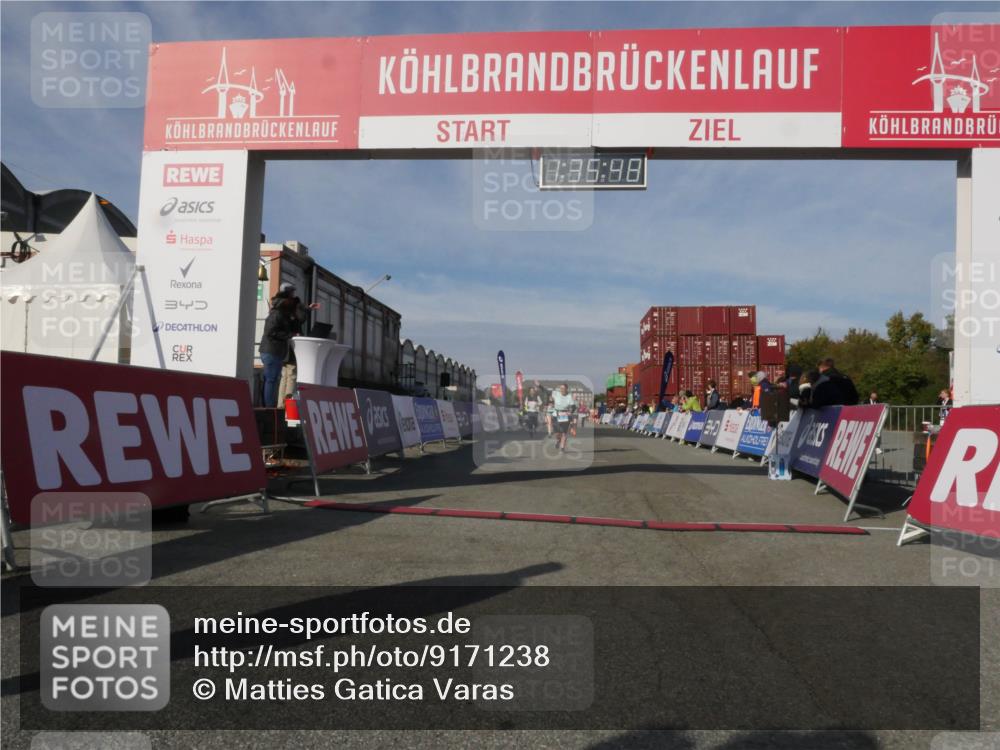 03.10.2025 - Köhlbrandbrückenlauf Matties Gatica Varas http://msf.ph/oto/9171238 03.10.2025 10:35:50 Ziel 1729, 2148, 2513, 2558, 2924 meine-sportfotos.de