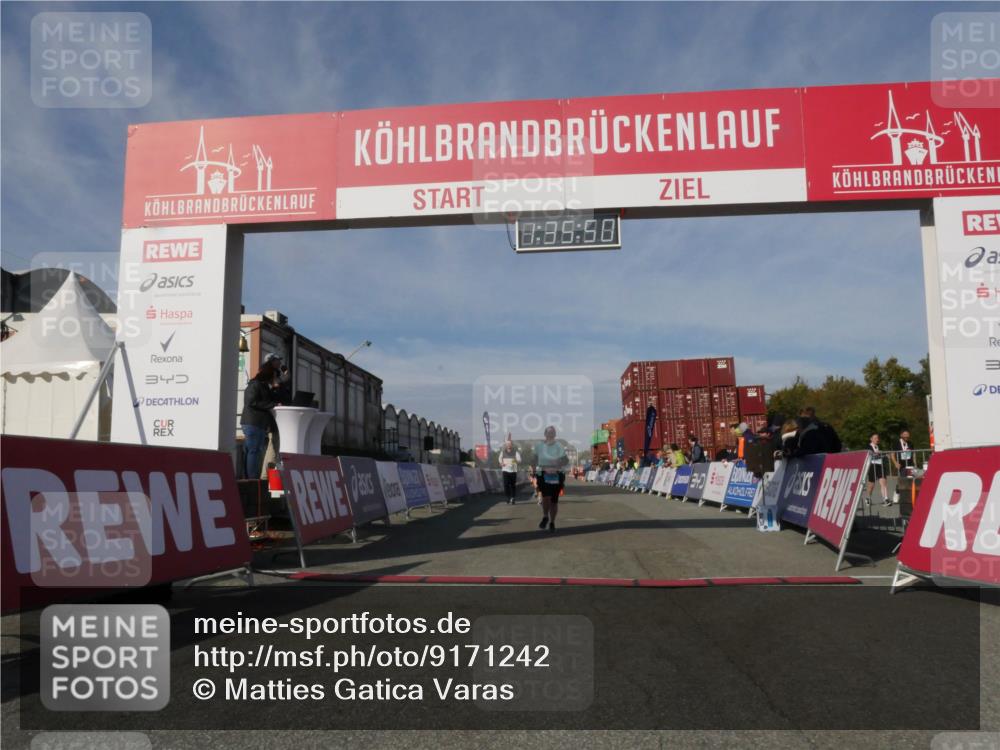 03.10.2025 - Köhlbrandbrückenlauf Matties Gatica Varas http://msf.ph/oto/9171242 03.10.2025 10:35:52 Ziel 1729, 2148, 2513, 2558, 2924 meine-sportfotos.de