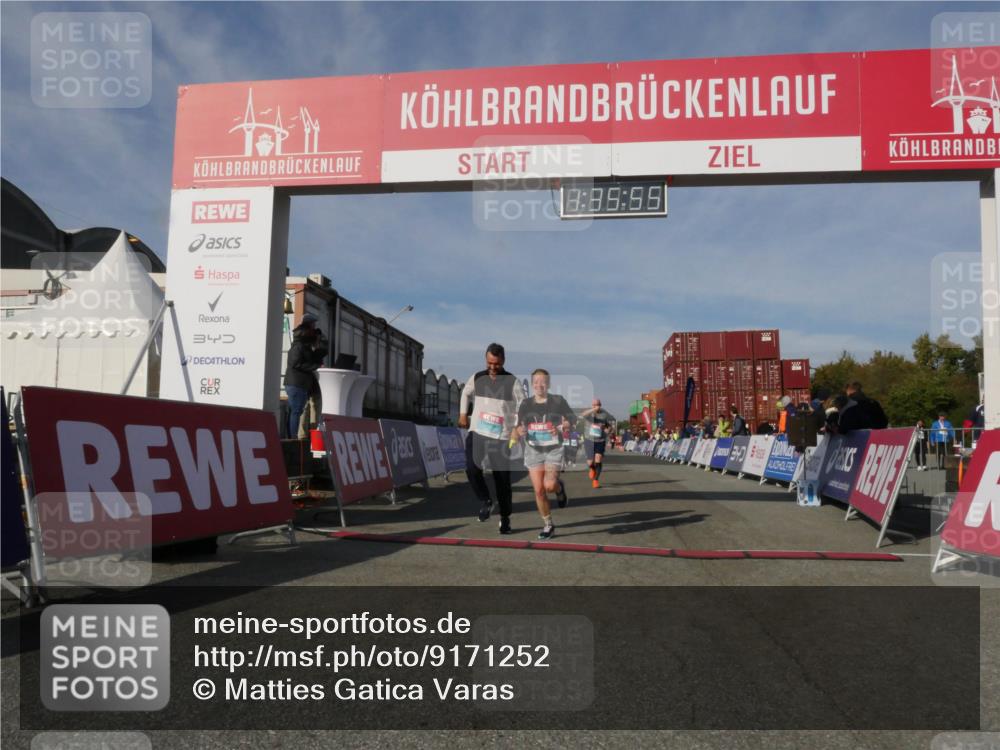 03.10.2025 - Köhlbrandbrückenlauf Matties Gatica Varas http://msf.ph/oto/9171252 03.10.2025 10:35:57 Ziel 1729, 2148, 2418, 2474, 2513, 2558 meine-sportfotos.de