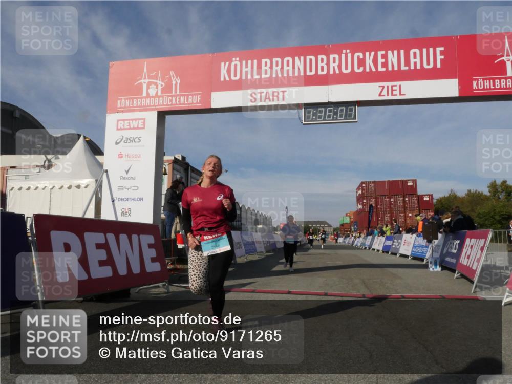 03.10.2025 - Köhlbrandbrückenlauf Matties Gatica Varas http://msf.ph/oto/9171265 03.10.2025 10:36:03 Ziel 2418, 2474, 3565, 3566 meine-sportfotos.de