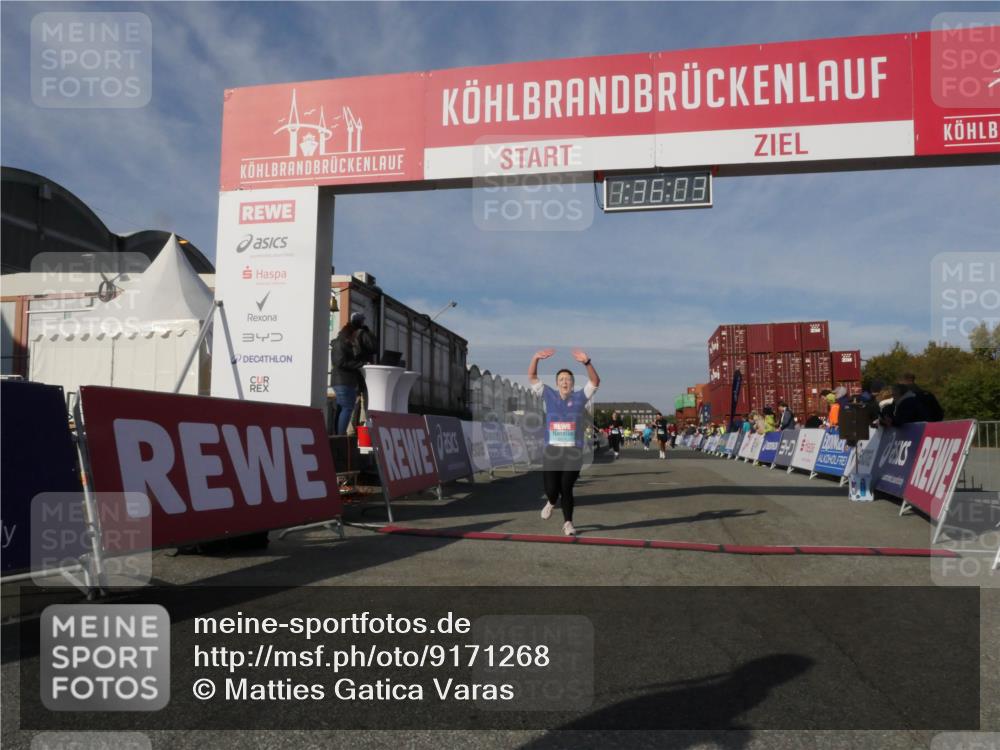 03.10.2025 - Köhlbrandbrückenlauf Matties Gatica Varas http://msf.ph/oto/9171268 03.10.2025 10:36:04 Ziel 2418, 2474, 3565, 3566 meine-sportfotos.de