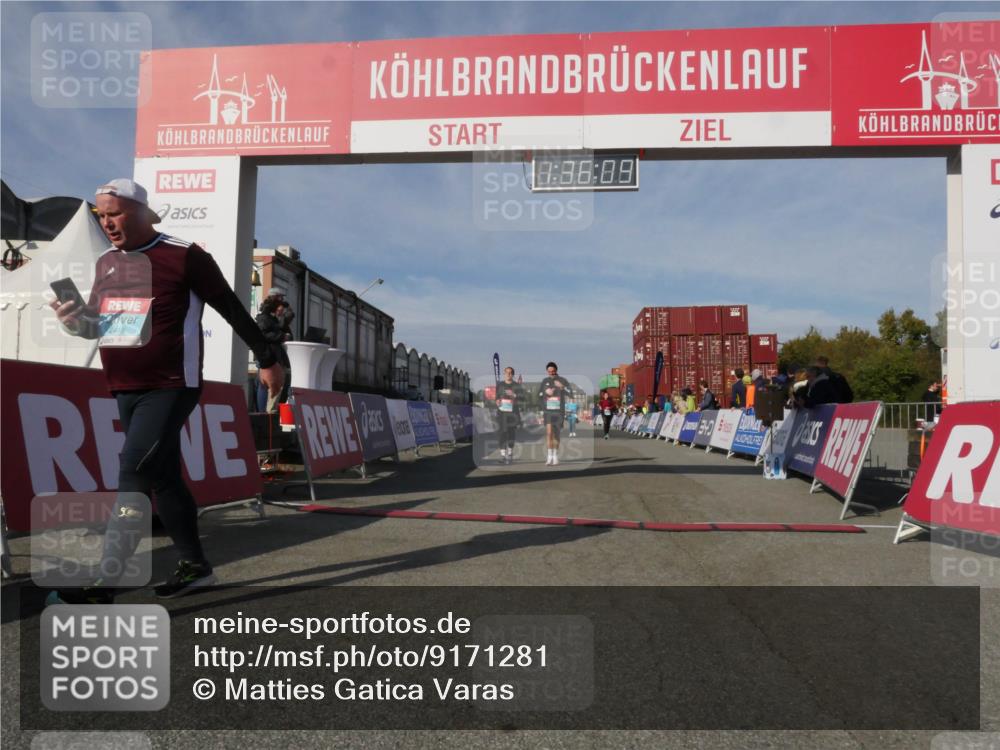 03.10.2025 - Köhlbrandbrückenlauf Matties Gatica Varas http://msf.ph/oto/9171281 03.10.2025 10:36:11 Ziel 1837, 2161, 2344, 3565, 3566 meine-sportfotos.de