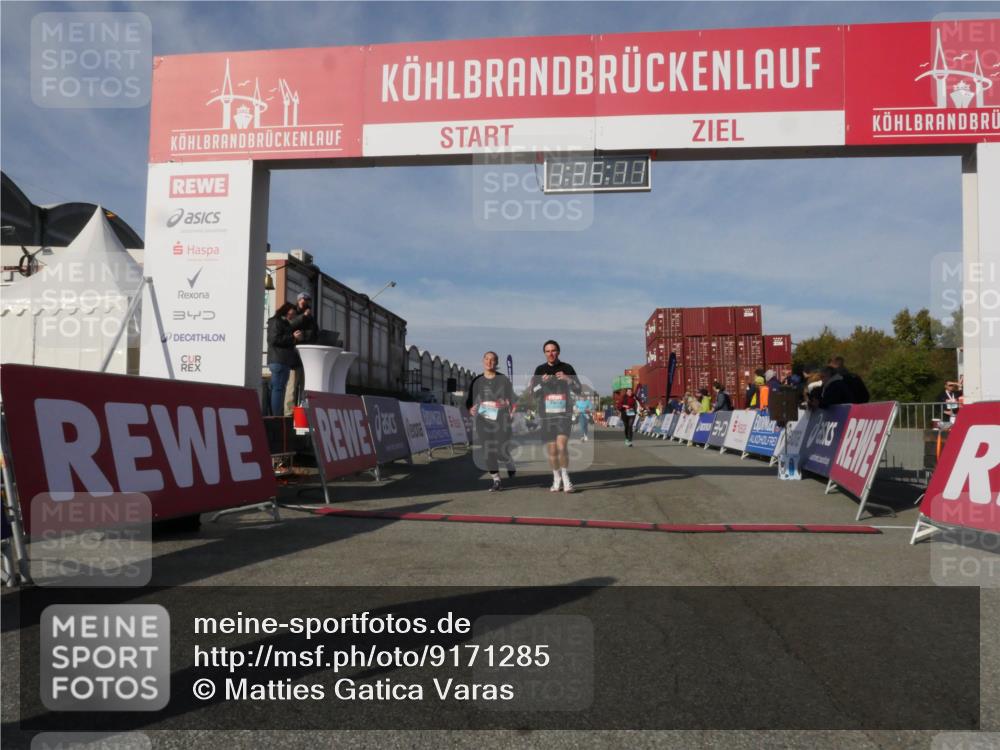 03.10.2025 - Köhlbrandbrückenlauf Matties Gatica Varas http://msf.ph/oto/9171285 03.10.2025 10:36:13 Ziel 1837, 2161, 2344, 3565, 3566 meine-sportfotos.de