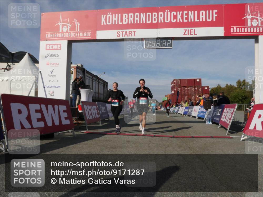 03.10.2025 - Köhlbrandbrückenlauf Matties Gatica Varas http://msf.ph/oto/9171287 03.10.2025 10:36:14 Ziel 1837, 2161, 2344, 2427 meine-sportfotos.de